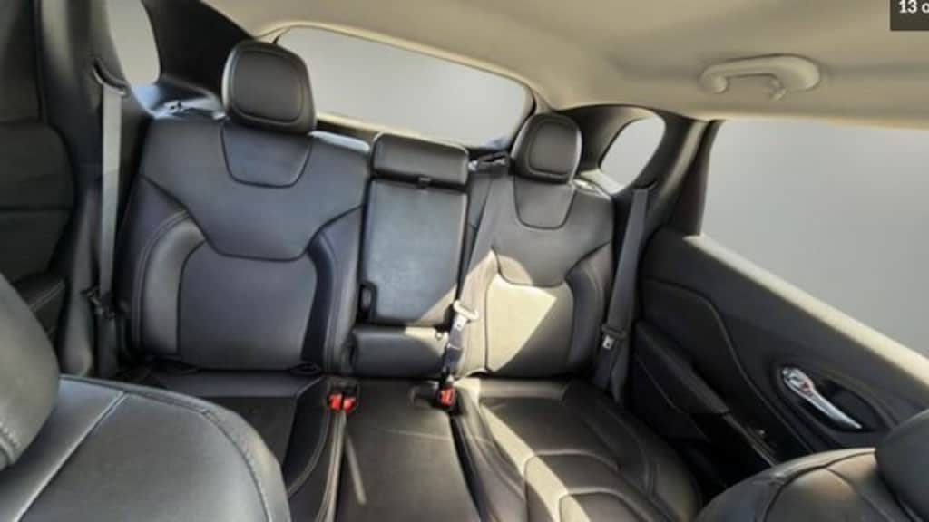 Used 2023 Jeep Cherokee Altitude SUV