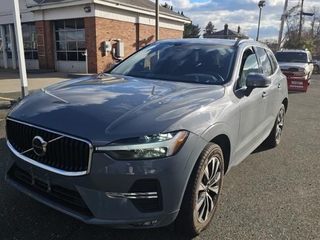 2023 Volvo XC60 Core's photo