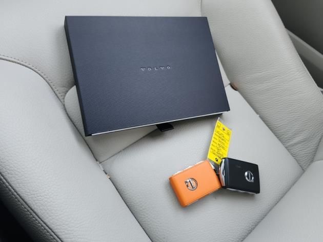 2024 Volvo XC90 B5 Core photo 2