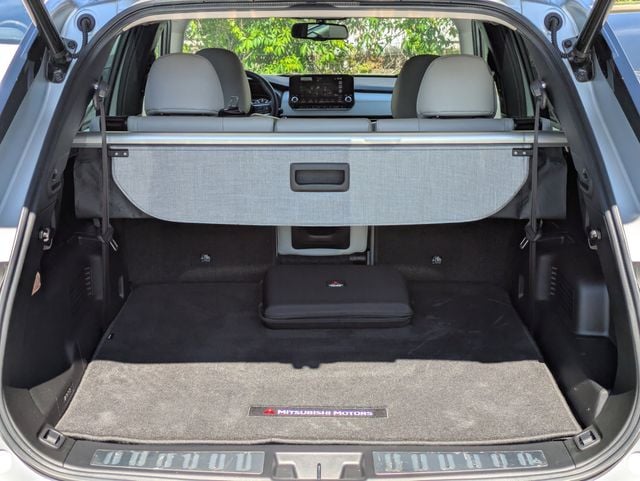 2023 Mitsubishi Outlander Plug-In Hybrid SEL - Photo 17