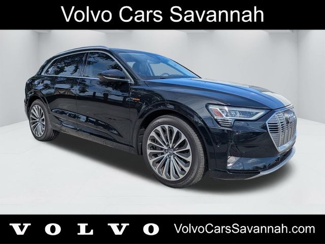 2019 Audi e-tron Prestige's photo