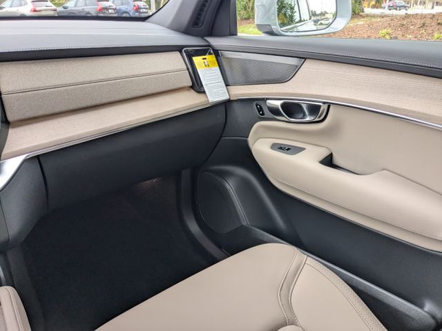 2025 Volvo XC90 Plus - Photo 21