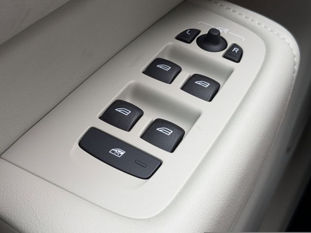 2025 Volvo XC60 Core - Photo 29