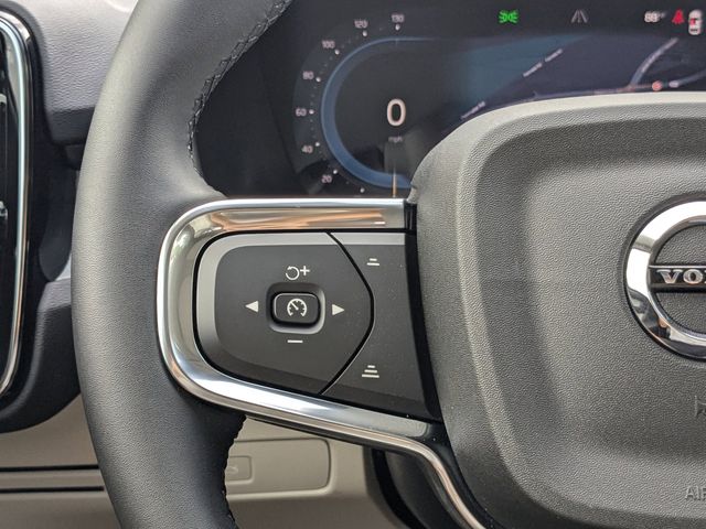 2025 Volvo XC40 Plus - Photo 32