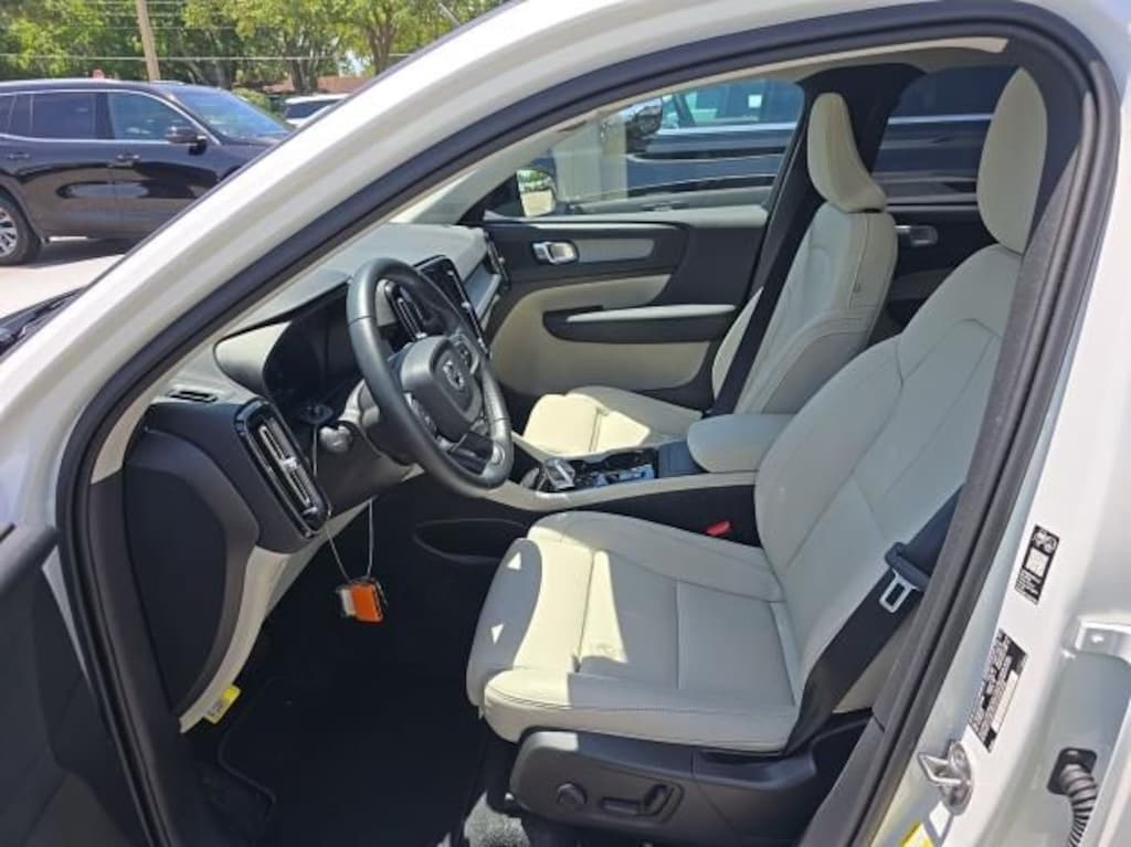 Used 2026 Volvo XC40 B5 Plus SUV
