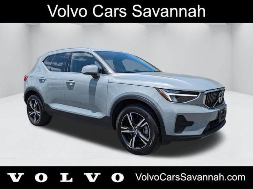 Certified 2025 Volvo XC40 B5 Core SUV