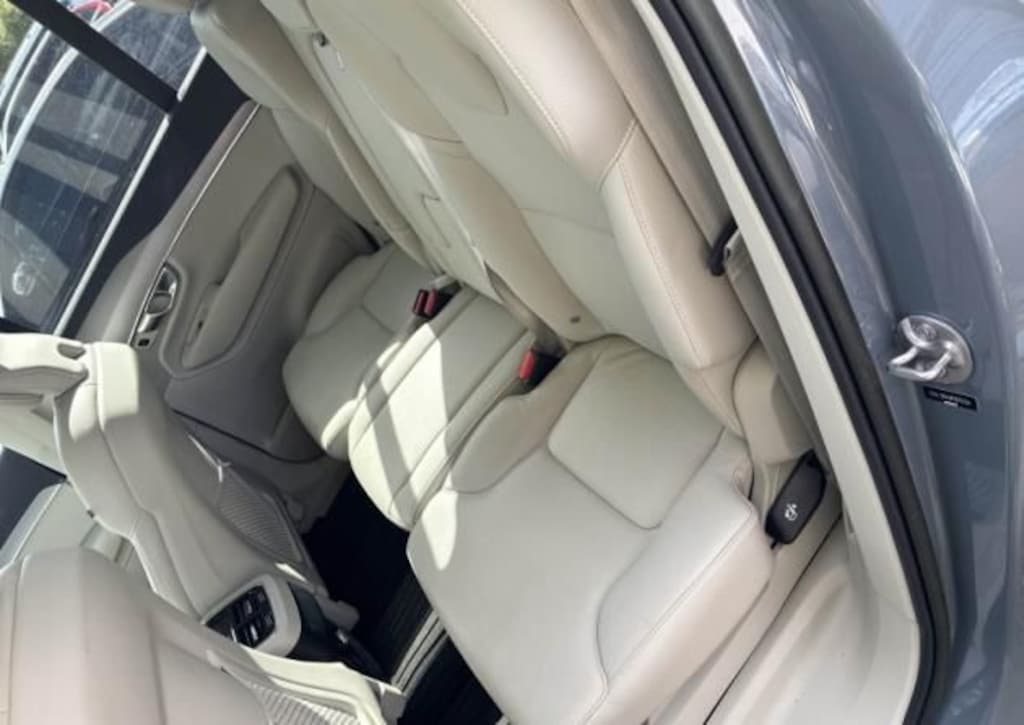 Used 2023 Volvo XC90 B5 Core SUV