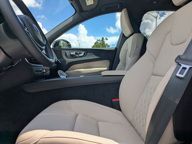2026 Volvo XC60 Plus - Photo 21