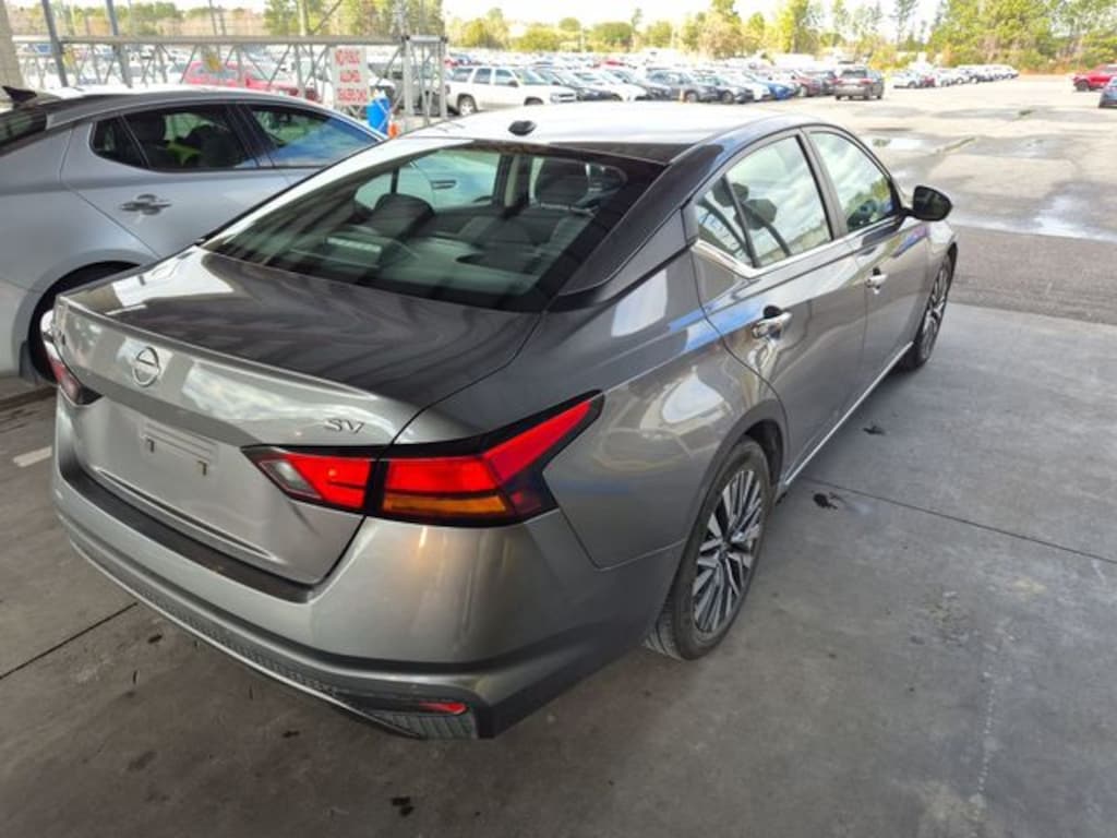 Used 2024 Nissan Altima 2.5 SV Sedan