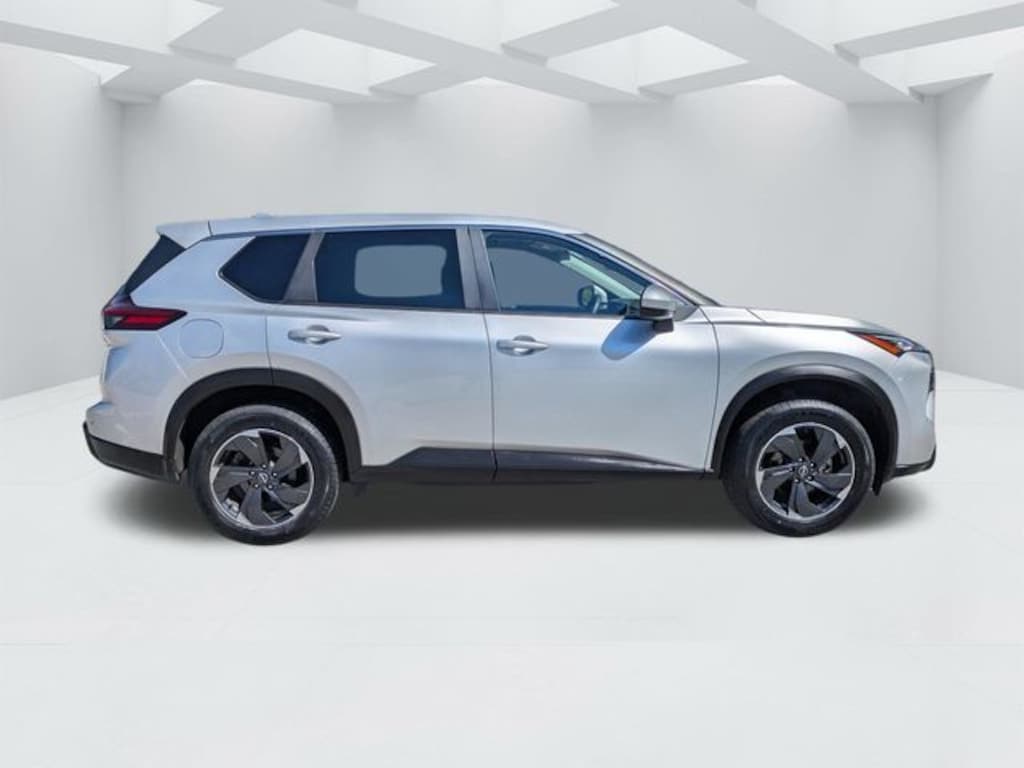 Used 2024 Nissan Rogue SV SUV