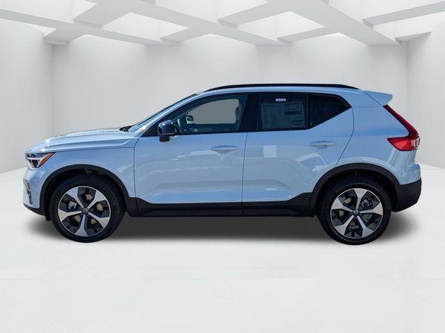 2026 Volvo XC40 Plus - Photo 9