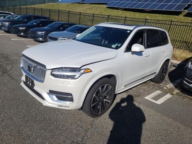 2024 Volvo XC90 Plus's photo