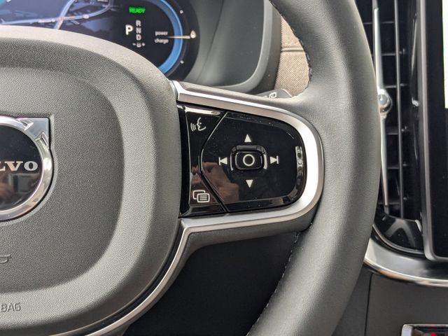 2025 Volvo XC90 Plus - Photo 33