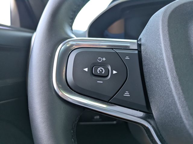 2025 Volvo XC40 Core - Photo 33