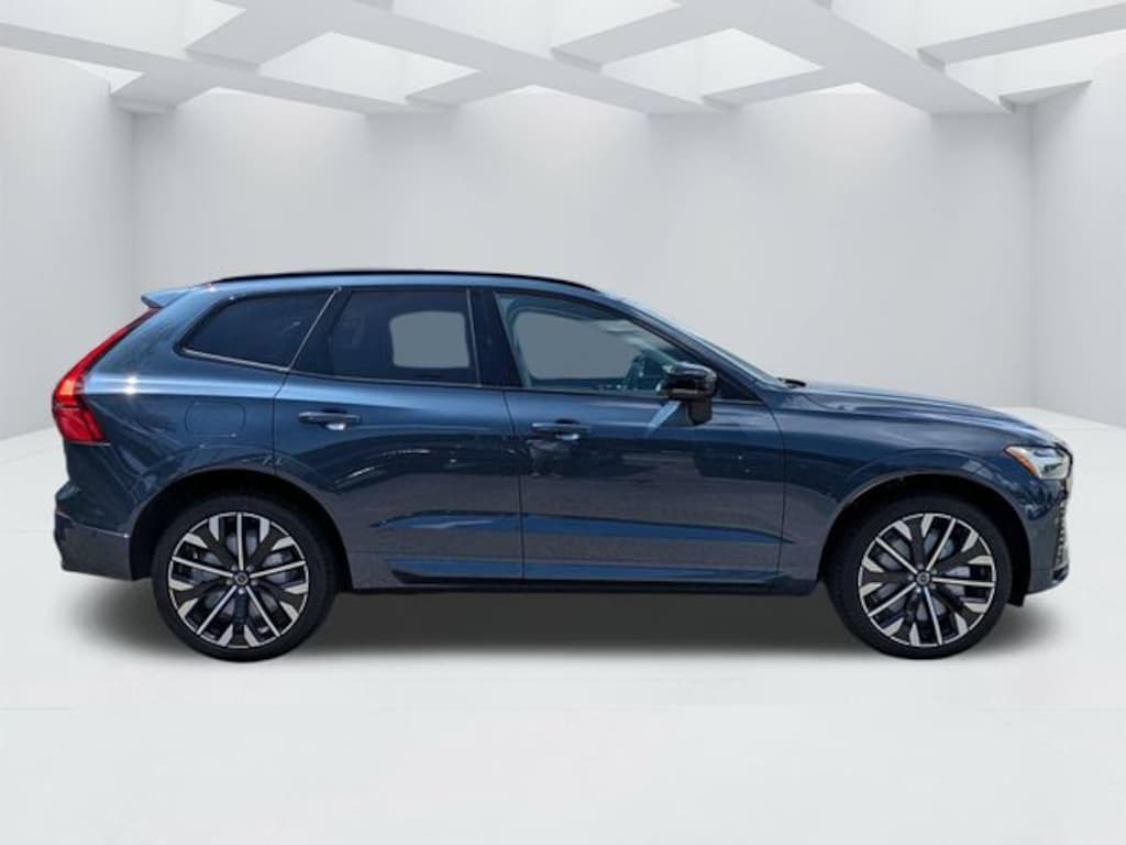 New 2026 Volvo XC60 plug-in hybrid T8 Ultra SUV