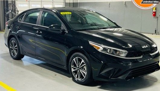2024 Kia Forte LXS AT's photo