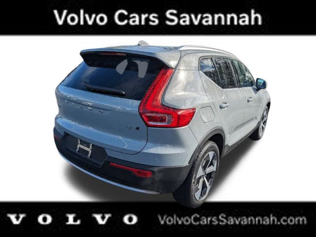 New 2025 Volvo XC40 B5 Core Bright Theme SUV