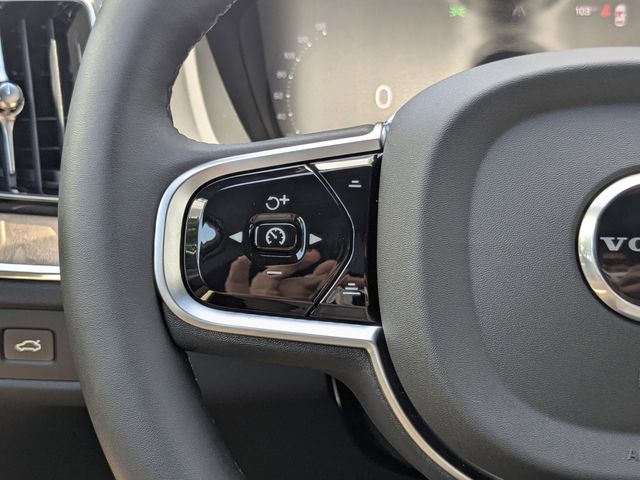 2026 Volvo XC60 Plus - Photo 27