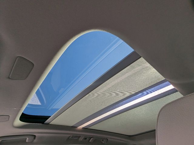 2025 Volvo XC60 Plus - Photo 25