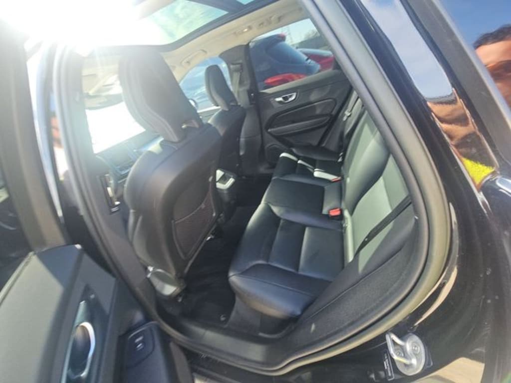 Used 2023 Volvo XC60 B5 Core SUV