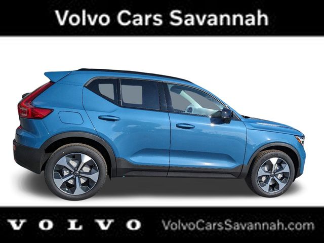 2025 Volvo XC40 Plus photo 2
