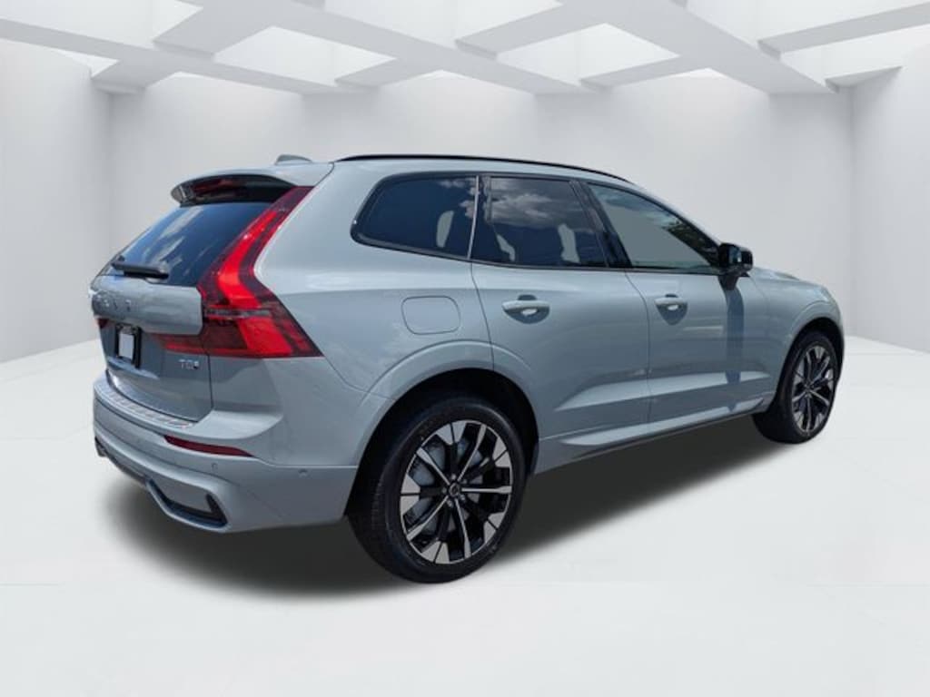 New 2026 Volvo XC60 plug-in hybrid T8 Plus SUV
