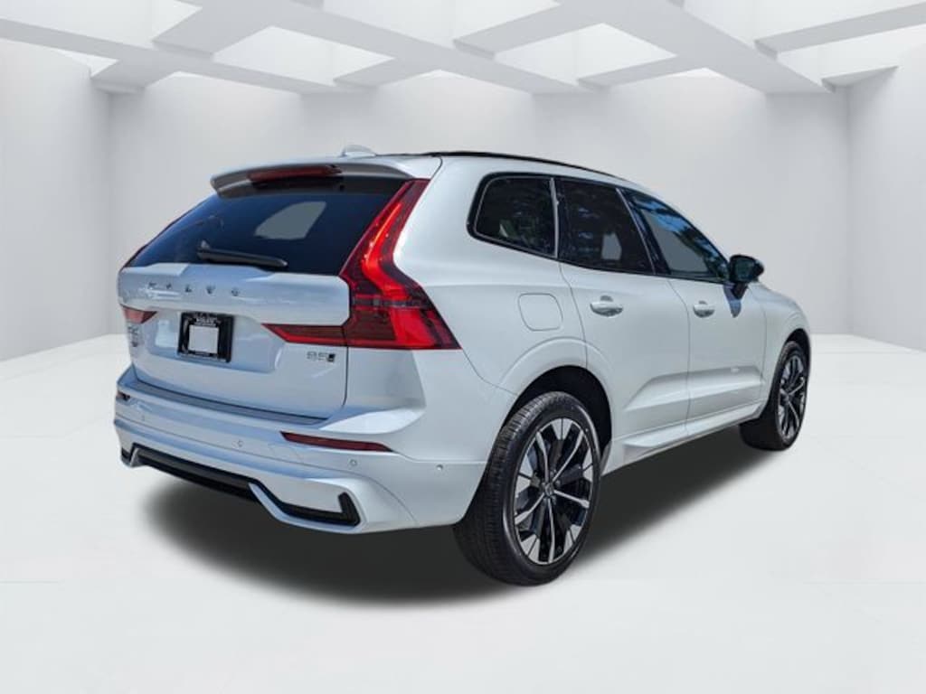 New 2026 Volvo XC60 B5 Plus SUV
