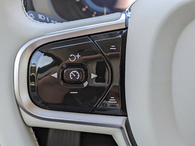 2025 Volvo XC60 Plus - Photo 29