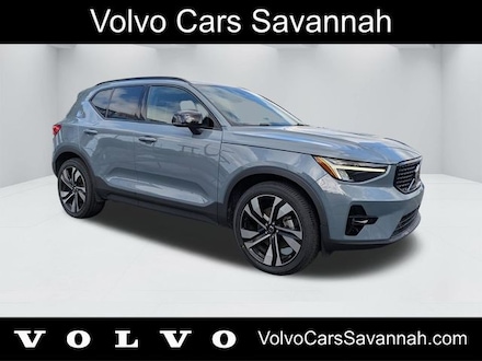 2023 Volvo XC40 B5 Plus Dark Theme SUV