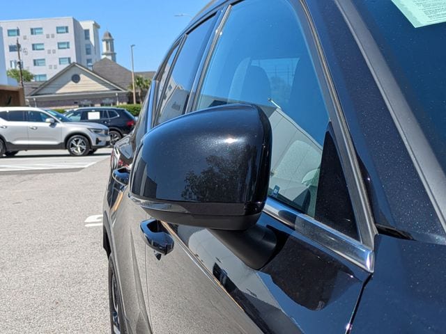 2025 Volvo XC40 Core - Photo 15