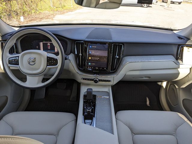 2025 Volvo XC60 Plus - Photo 19