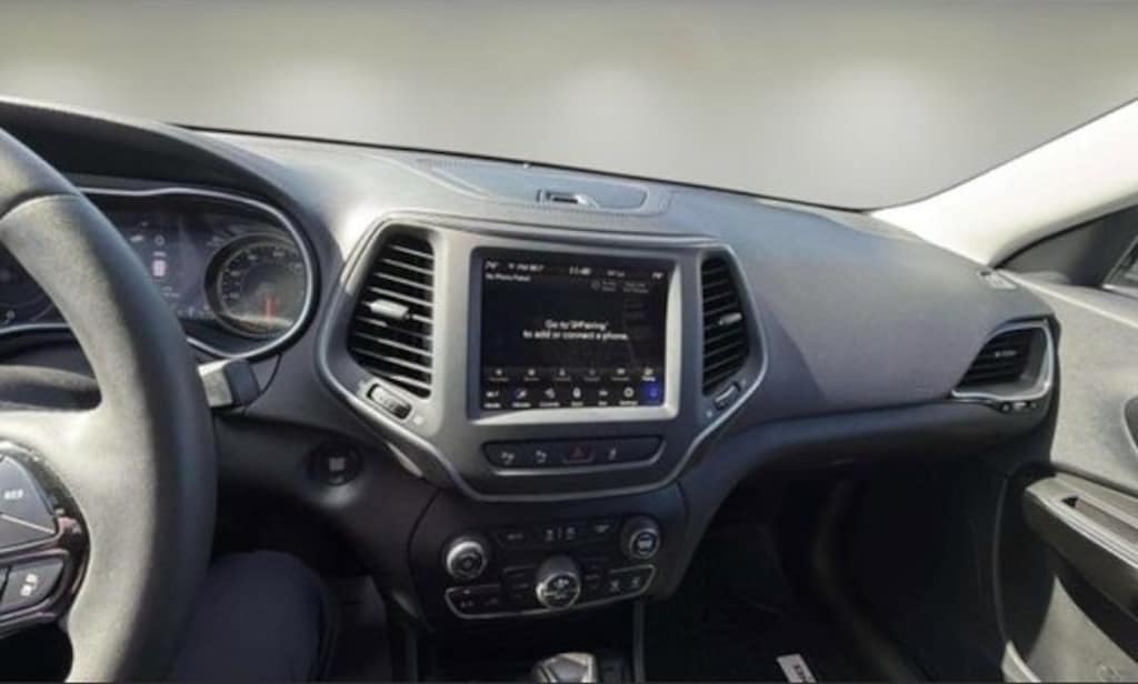 Used 2023 Jeep Cherokee Altitude SUV