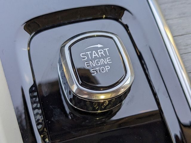 2025 Volvo XC60 Plus - Photo 32