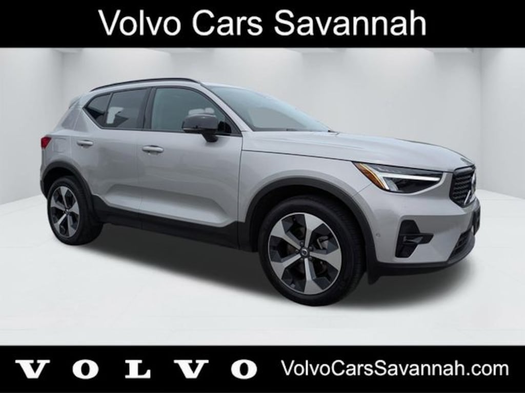Certified 2025 Volvo XC40 B5 Plus Dark Theme SUV