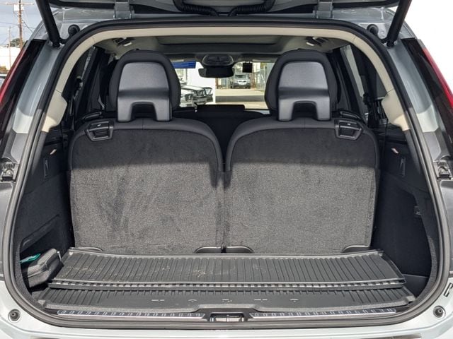 2025 Volvo XC90 Plus - Photo 15