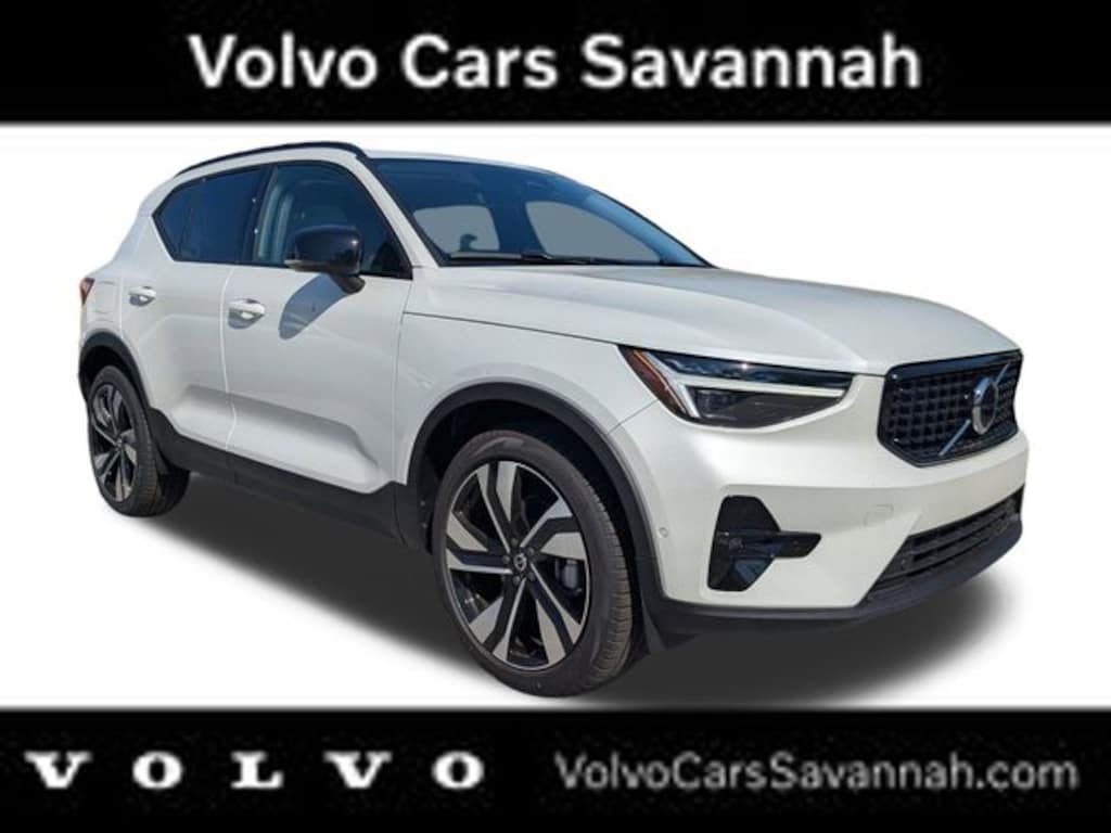 New 2026 Volvo XC40 B5 Ultra SUV