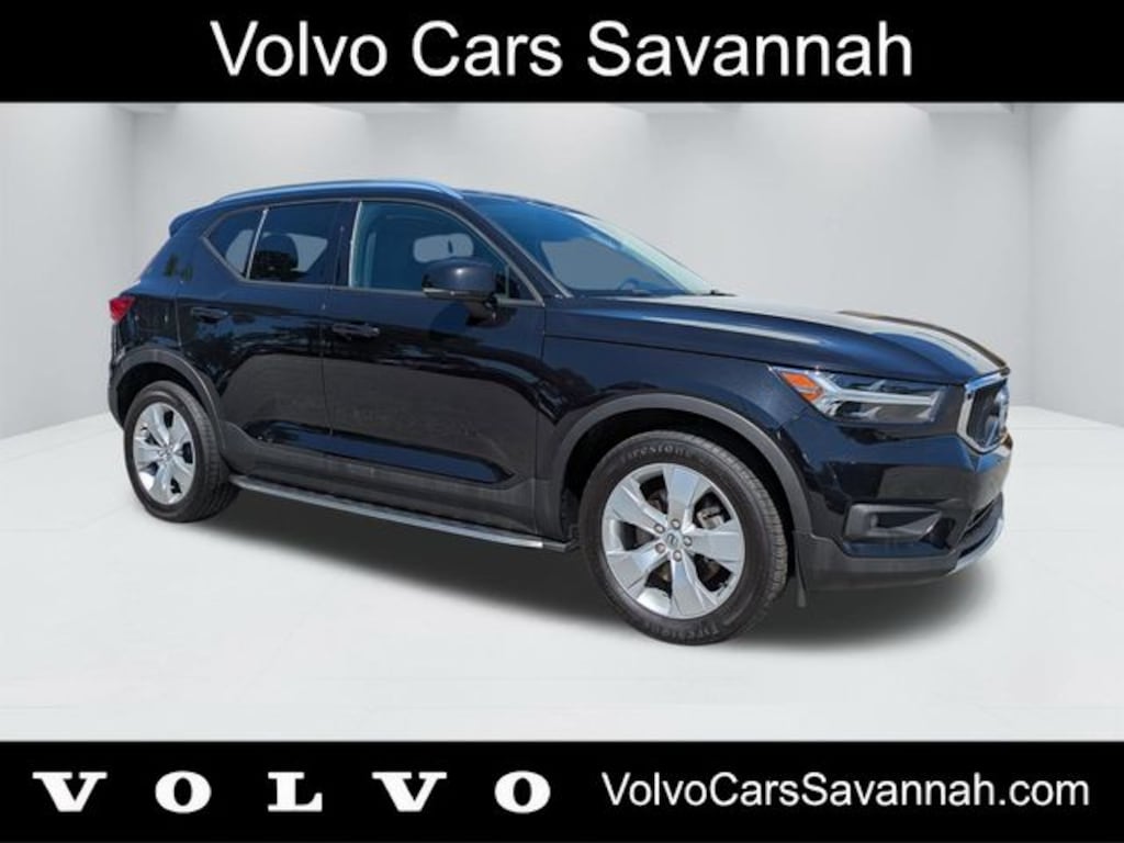 Used 2022 Volvo XC40 Momentum SUV