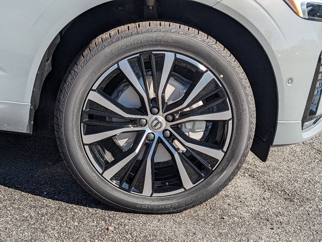 2025 Volvo XC60 Plus - Photo 14