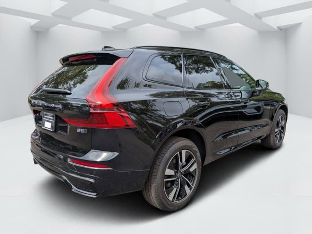 New 2026 Volvo XC60 B5 Plus SUV