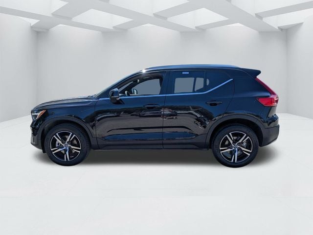 2025 Volvo XC40 Core - Photo 9
