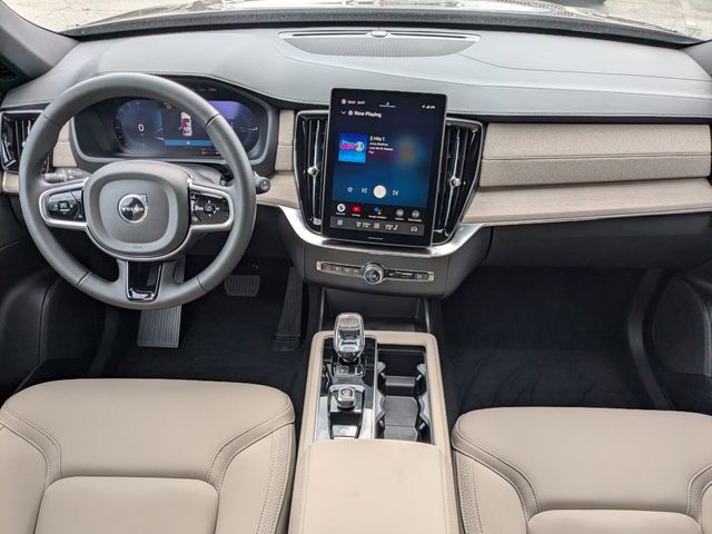 2025 Volvo XC90 Core - Photo 15