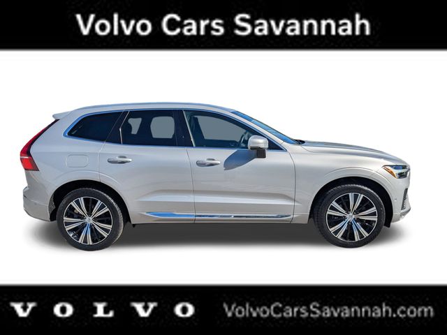2023 Volvo XC60 B5 Plus photo 2