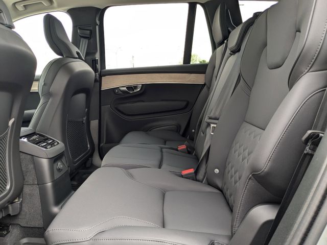 2025 Volvo XC90 Plus - Photo 18