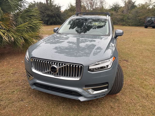 2023 Volvo XC90 Plus's photo
