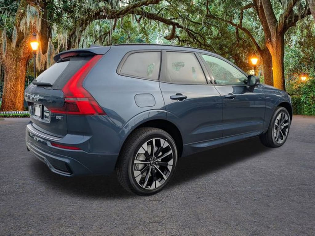 New 2026 Volvo XC60 B5 Plus SUV