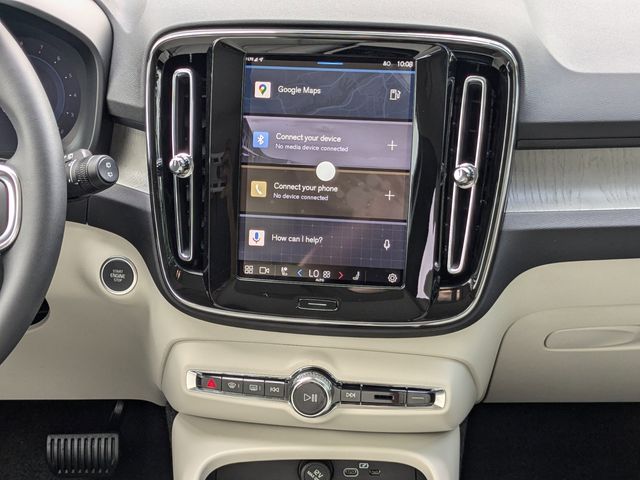 2025 Volvo XC40 Plus - Photo 22