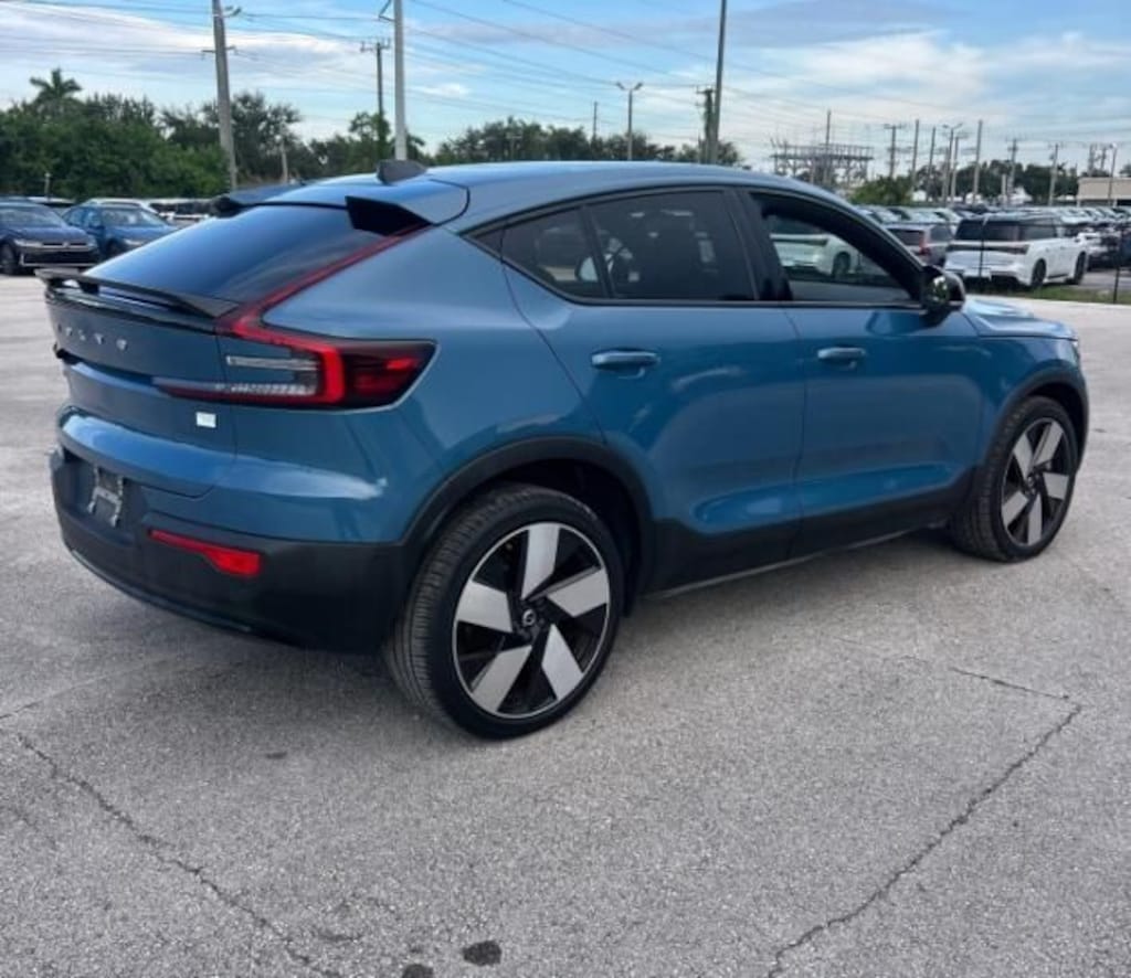 Used 2023 Volvo C40 Recharge Pure Electric Ultimate SUV