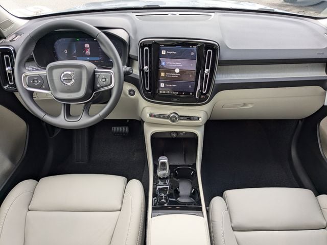 2025 Volvo XC40 Plus - Photo 19
