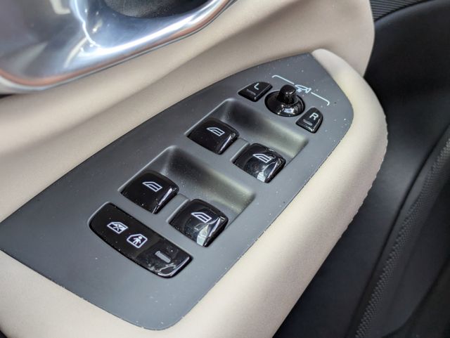2026 Volvo XC90 Plus - Photo 32
