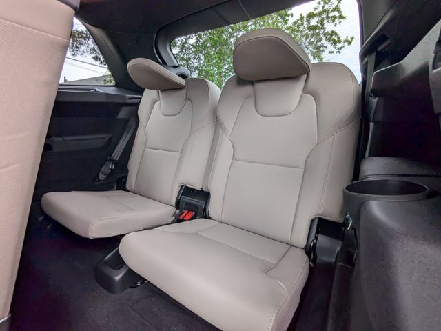 2025 Volvo XC90 Core - Photo 13